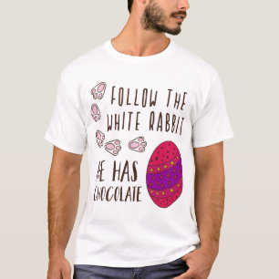 Påsk följer den vita kanin som är fuktig t shirt