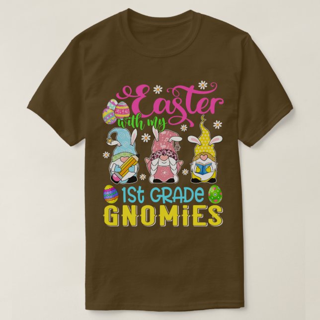 Påsk med min första Klass Gnomies Funny Teacher Gn T Shirt (Design framsida)