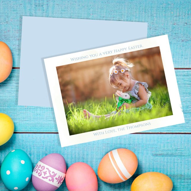 Påsk Photo Simple Minimalist Blue Julkort (Simple Happy Easter photo card with a pastel blue background on the back. )