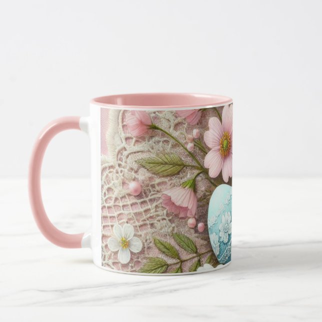 Påskägg och blommor vid rosa av pastel blommigt sn mugg (Vänster)