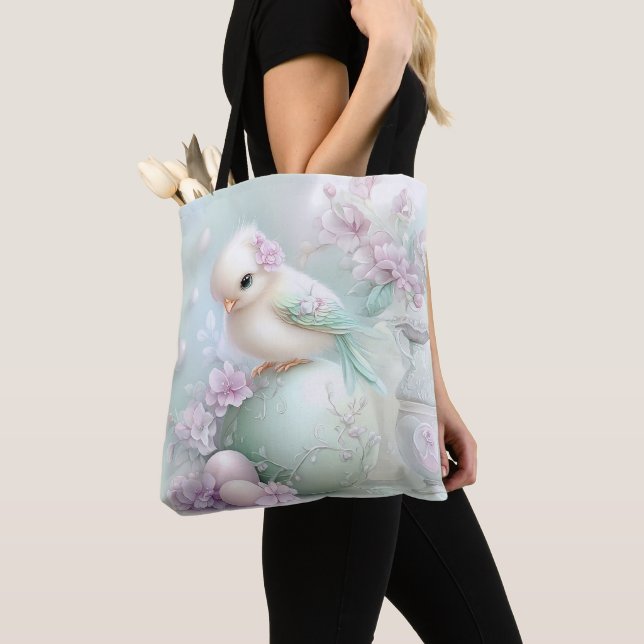 PÅSKEÄGG OCH BLOMMOR I PASTELL ROSA OCH GRÖN TYGKASSE (Närbild)