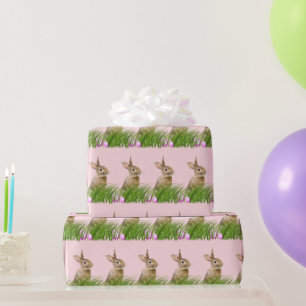 Påskhare av gräs med ägg presentpapper