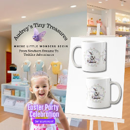 Påskhare med Basket i Mugg av äggkaffe