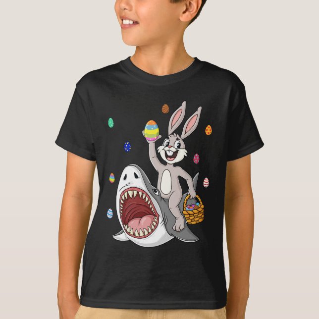 Påskhare Riding Shark Roligt Eggs Basket Boys Gir T Shirt (Framsida)