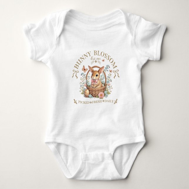 Påskharen Bunny Blossom i blomsterkorg T Shirt (Framsida)