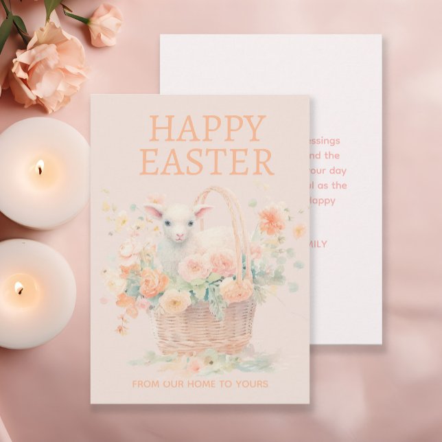 Påskkorg för lamm i persikofärgad rosa blomster julkort (Baby lamb Easter basket greeting card.)