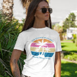 Påsklov Resa Beach Sunset Anpassningsbar Family T Shirt<br><div class="desc">Den här söta tropiska handflatan träd-solnedgången för kvinnors t-shirt är perfekt för ett påsklov resa med dina kollegievänner eller en roligt marschsemester med frakten. Anpassa en uppsättning anpassade t-shirts för din grupp att åka till stranden eller en återförening av en ö-familj.</div>