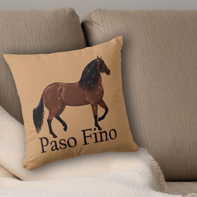 Paso Fino Horse Illustration Equestrian Kudde (Tan throw pillow with illustrated Paso Fino horse and bold text, rustic equestrian home décor accent)
