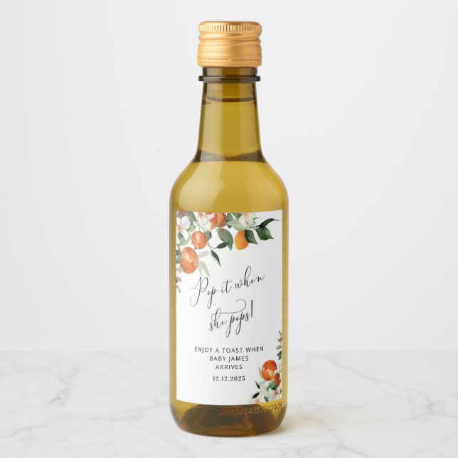 Passa det när hon pockar lilla Cutie-babyduschen Vinetikett (Framsida)