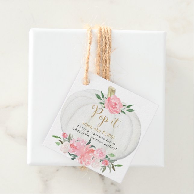 Passa det när hon pockar rosa guld-pumpdusch. gåvor etiketter (På plats)