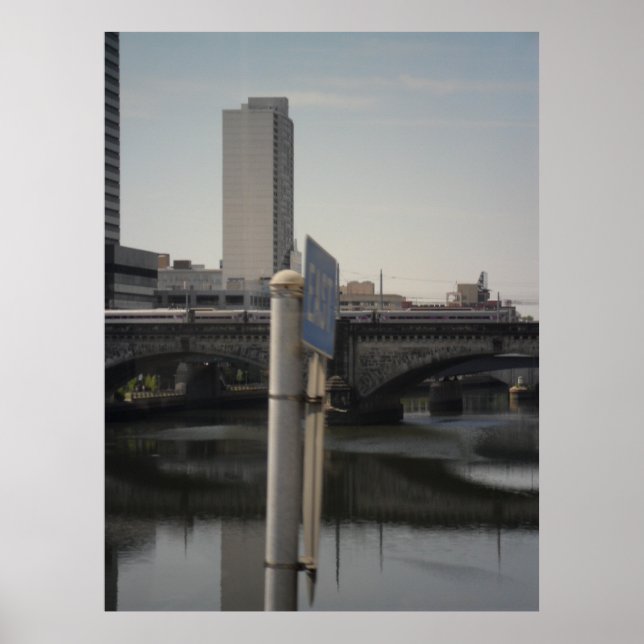 Passar genom reflektionsvärlden uppåt och nedåt poster (Framsidan)