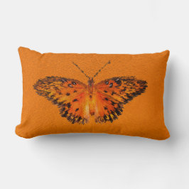 Passionsfjärilsmusslan vackra vinge på orange lumbarkudde
