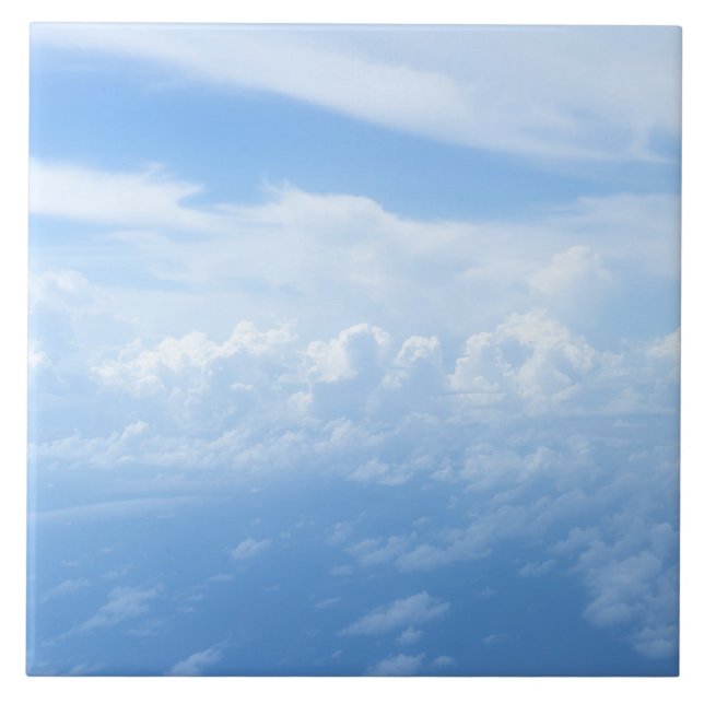 Pastel blå himmel, flytande vita moln kakelplatta (Framsidan)
