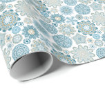 Pastel Blue Retro Abstrakt jul Snöflingor Presentpapper<br><div class="desc">Cute retro christmas snöflingor mönster i pastellblått med beige grönt och ljusa orangar</div>