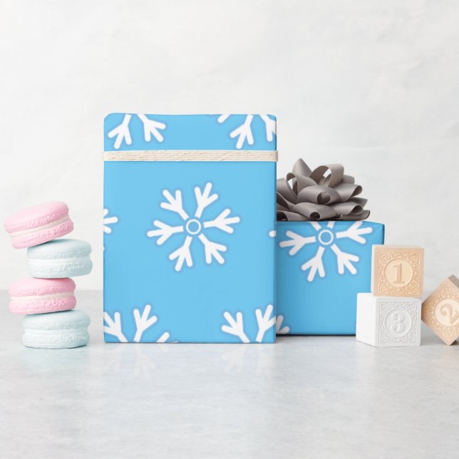 Pastel Blue White Snowflake Minimal Presentpapper (Baby Shower)