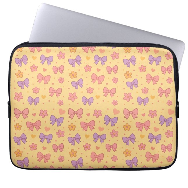 Pastel Bows & Flowers Pattern – Cute Yellow Girly Laptop Fodral (Framsidan)