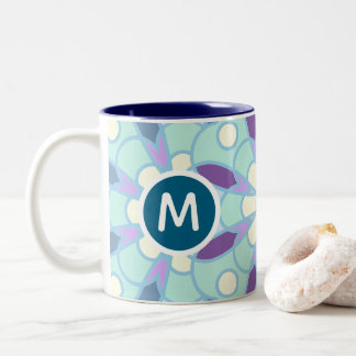 Pastel Floral Mandala Monogram Letter Design Två-Tonad Mugg