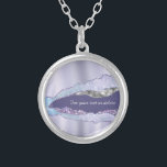 *~* Pastel Geode Agate Silver Glitter Glam AP40 Silverpläterat Halsband<br><div class="desc">(sök AP40 efter liknande objekt ) SILVER NECKLACE / PENDANT - Känn dig fri att överföra till andra produkter. Energetiskt förbättrad modern pastellagat Lila, lavender, pulverblått och olika skuggor av Silver Glitter och Cosmic Celestial Sparkles som sten Opal-plattor. Den här utformningen kan beskrivas som mycket Girly Chic och Feminin. Denna...</div>