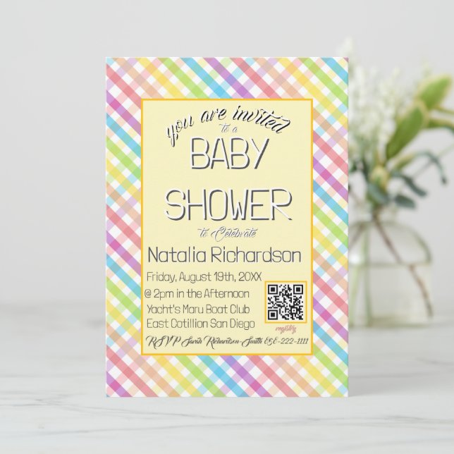 Pastel Gingham Rainbow Baby Shower Yellow Inbjudningar (Stående Fram)