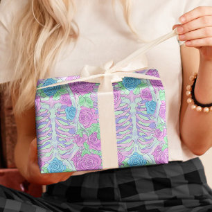 Pastel Goth Blommigt Ro & Rib Cage Skeleton Presentpapper