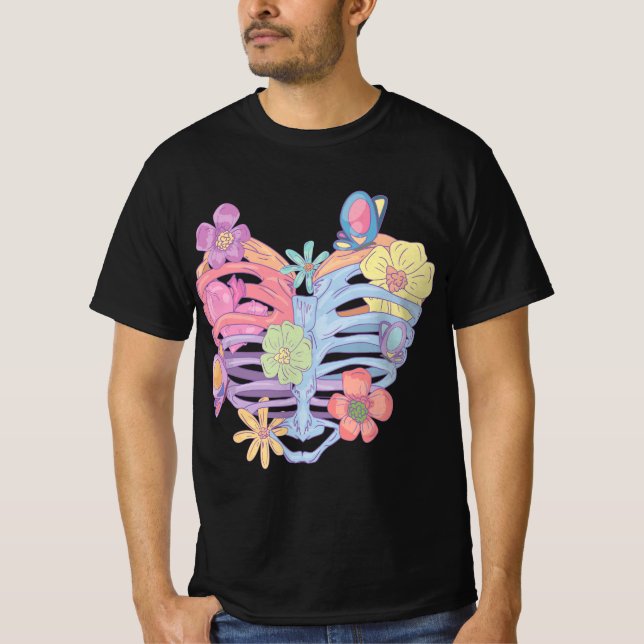 Pastel Goth Heart Ribcage with Butterflies & Flowe T Shirt (Framsida)