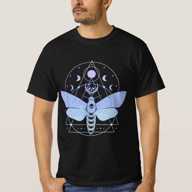 Pastel Goth Moth Moon Wiccan Crescent Skull  T Shirt (Framsida)