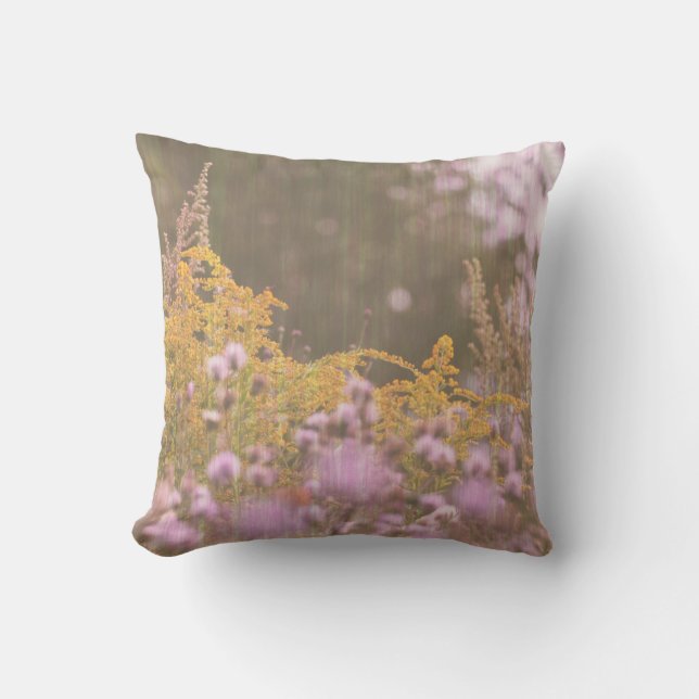 Pastel Meadow Vild Flowers Nature Pillow Cushion Kudde (Framsida)