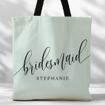 Pastel Mint Bridesmaid Modern skript Tygkasse<br><div class="desc">Visa din uppskattning för brudens sida med den här snyggten, pastel mynta grönt mutor till väskan. Den här väskan är både praktisk och elegant med dagens skript och anpassade med ditt brudgumms namn. Den mjuka utformningen av färg och chic gör det till en perfekt att bära med sig bröllopsdagar eller...</div>