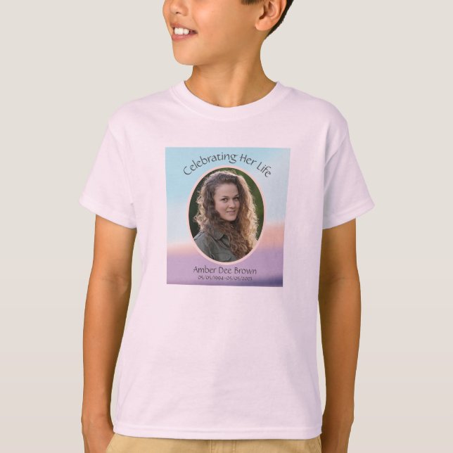 Pastel Photo Funeral Barn T Shirt (Framsida)