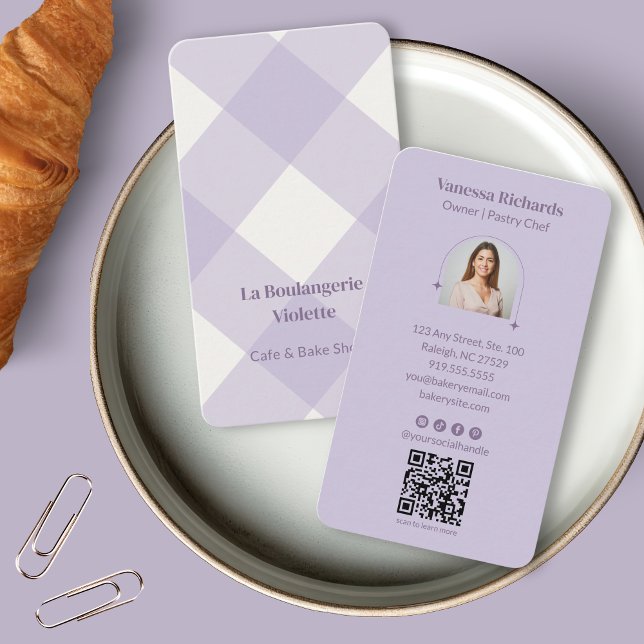 Pastel Purple Gingham Bakery Vertical QR Photo Visitkort (Skapare uppladdad)