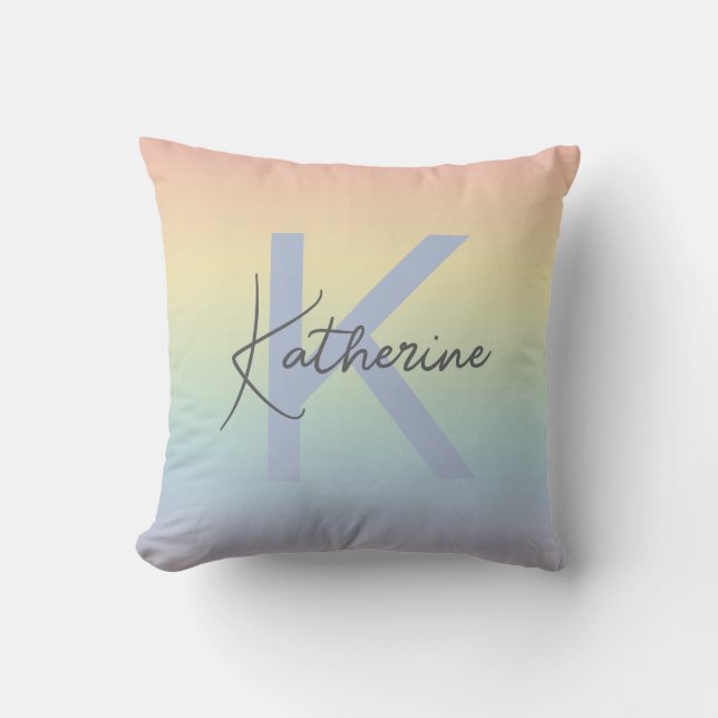 Pastel Rainbow Gradient Monogram Kudde (Framsida)