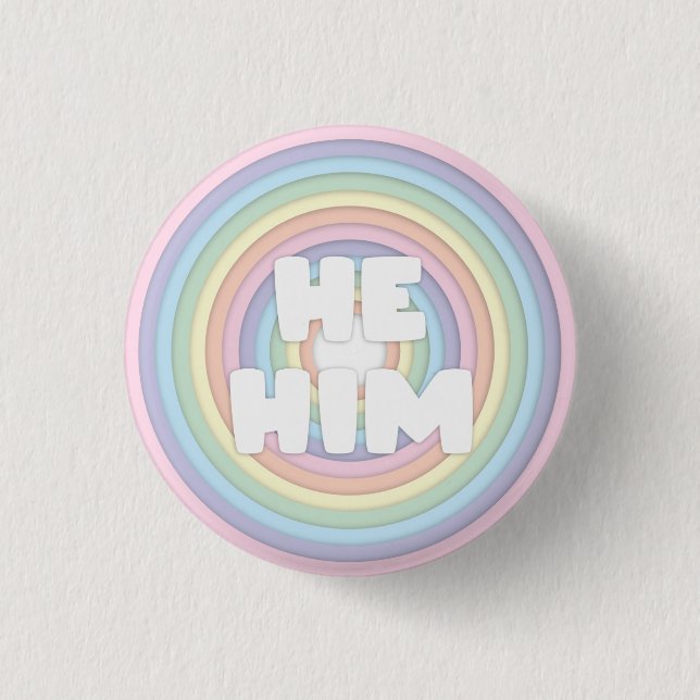 Pastel Rainbow He/Him Pronouns Knapp (Framsida)