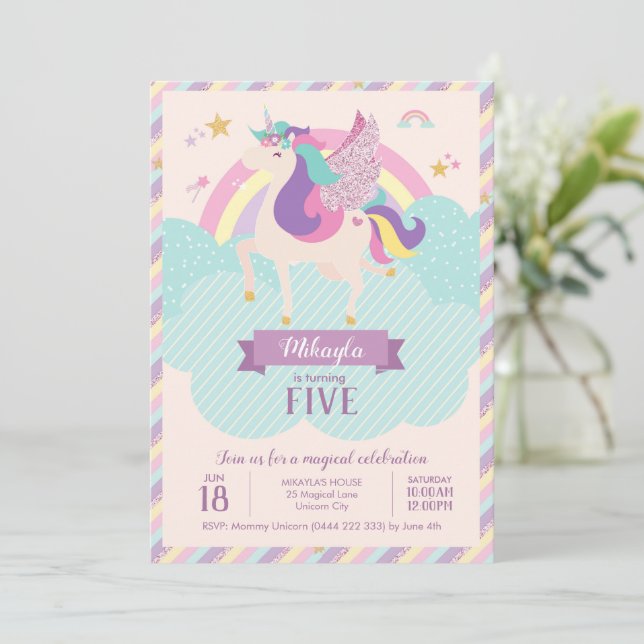 Pastel Rainbow Unicorn Magic Birthday Cute Inbjudningar (Stående Fram)