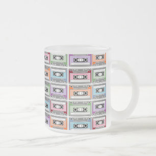 Pastel Retro Cassette Tapes Mönster Frostad Glasmugg
