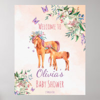 Pastel rosa baby häst med babydusch i mor
