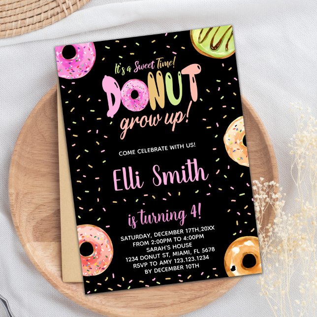 Pastel Rosa Black Donut Birthday-inbjudningar Inbjudningar (Pastel Pink Black Donut Birthday Invitations)