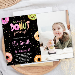 Pastel Rosa Black Photo Donut Birthday-inbjudninga Inbjudningar