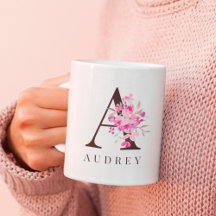 Pastel rosa blommigt svartfet skript, monogram nam