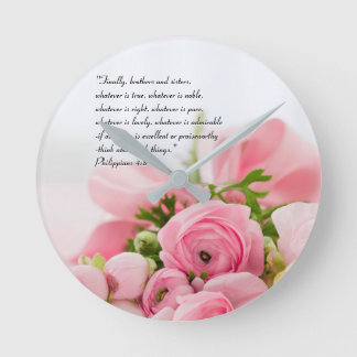 Pastel Rosa Bouquet of Flowers Bible Verse Rund Klocka