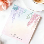 Pastel Rosa Lila Wisteria Flowers Personlig Anteckningsblock<br><div class="desc">Det här anteckningsblocket av personlig har en känslig överlappande wisterblommor i mjuka pastellnyanser,  vilket skapar en drömbild och en vattenfärgsdesign för elegant. Perfekt för blommigt älskare,  naturentusiaster och dem som uppskattar konstnärligt arbete. Anpassa texten till grund för personligt bruk,  skapar den perfekt för journalföring,  anteckning eller presentering.</div>