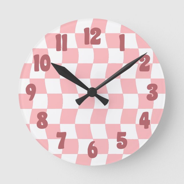 Pastel Rosa White Retro Vågigt Checker Mönster Rund Klocka (Framsida)