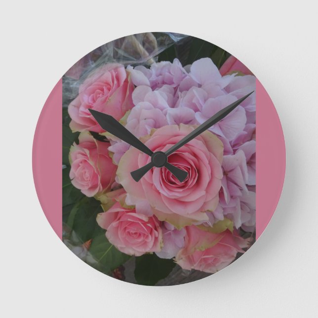 Pastel Rose and Hydrangea Flowers Wall Clock Rund Klocka (Framsida)