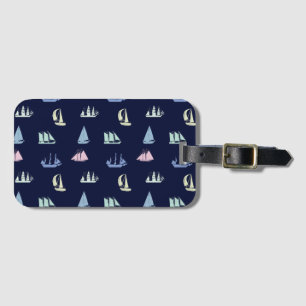 Pastel Sailboat Mönster på Midnight Blue Bagagebricka