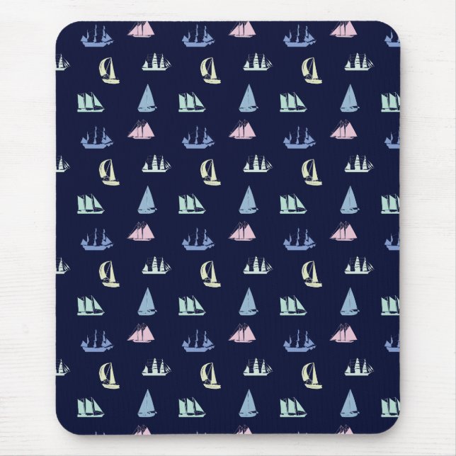 Pastel Sailboat Mönster på Midnight Blue Musmatta (Framsidan)