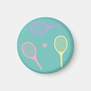 Pastel Tennis Rackets med Tennis Boll på Grönt Magnet