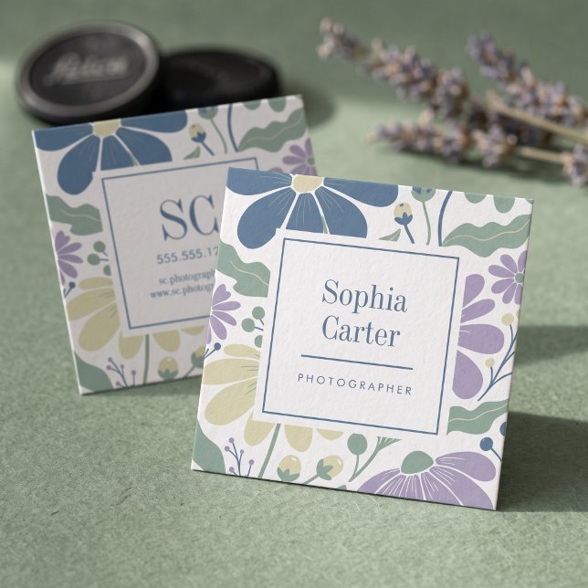 Pastell Botanisk Blommig Ram Fyrkantigt Visitkort (Simulated business cards on table)