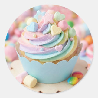 Pastell Färgad Marshmallow Regnbåge Cupcake Födels Runt Klistermärke