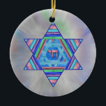 Pastell görar randig den Hanukkah stjärnaprydnaden Julgransprydnad Keramik<br><div class="desc">En digital collage,  i nätt pastellfärgade randar; en davidsstjärna med ett Chai (liv) symbol på centrera på en blek pastellfärgad starburstbakgrund.</div>