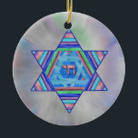 Pastell görar randig den Hanukkah stjärnaprydnaden Julgransprydnad Keramik<br><div class="desc">En digital collage,  i nätt pastellfärgade randar; en davidsstjärna med ett Chai (liv) symbol på centrera på en blek pastellfärgad starburstbakgrund.</div>