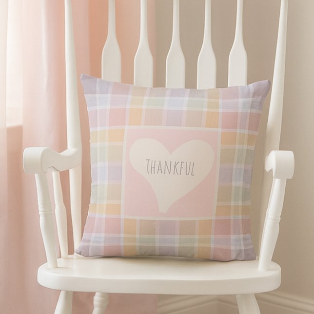Pastell Madras Sittkudde för barnkammare Kudde (Pastel Madras Plaid Throw Pillow with Editable Text | Soft Nursery & Cottagecore Decor)